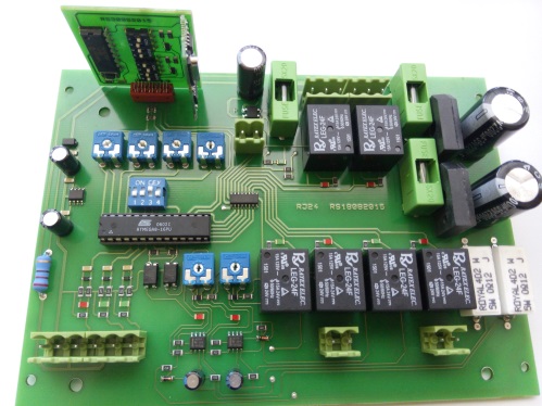 Riadiaca elektronika, box IP55, 24V, vr. trafa, analogová RJ pre 1/2 24V motory, štandardné vstupy/výstupy (krídlové brány) 